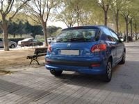 Usado Peugeot 206 75 CV (55 kW) 2012 Azul Berlina