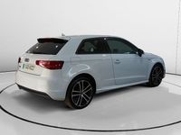 Usado Audi A3 Attraction 111 CV (81 kW) 2014 Negro Utilitario
