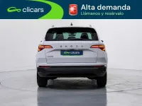 Usado Skoda Karoq Selection 116 CV (85 kW) 2025 Blanco SUV