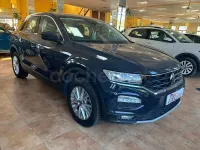 Usado VW T-Roc Advance 115 CV (84 kW) 2022 Gris / plata SUV