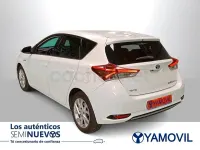 Käytetty Toyota Auris Hybrid Active 136 HP (100 kW) 2016 Valkoinen Sedan