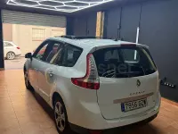 Usado Renault Grand Scénic Dynamique 131 CV (96 kW) 2010 Blanco Monovolumen