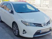 Usado Toyota Auris Hybrid Advance 136 CV (100 kW) 2013 Blanco Familiar