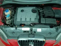 Usado Seat Altea XL Reference 105 CV (77 kW) 2010 Rojo Monovolumen