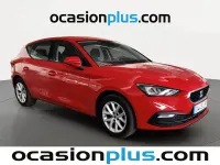 Usado Seat Leon Reference 110 CV (80 kW) 2021 Rojo Utilitario