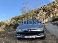 Usado Peugeot 206 70 CV (51 kW) 2001 Gris / plata Berlina