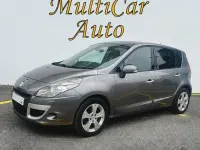 Usado Renault Scénic Dynamique 130 CV (95 kW) 2010 Gris / plata Monovolumen