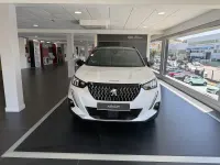 Usado Peugeot 2008 GT 130 CV (95 kW) 2021 Blanco SUV