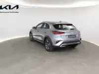 Usado Kia XCeed 100 CV (73 kW) 2025 Gris / plata SUV