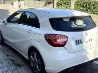 Usado Mercedes A180 Urban 109 CV (80 kW) 2015 Blanco Berlina