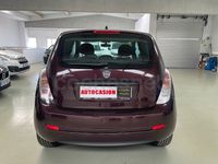 Usado Lancia Ypsilon 69 CV (50 kW) 2010 Violeta / lila Utilitario