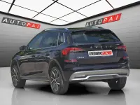 Usado Skoda Kamiq Style 110 CV (80 kW) 2023 Negro SUV