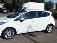 Usado Ford Fiesta Titanium 101 CV (74 kW) 2013 Blanco Utilitario