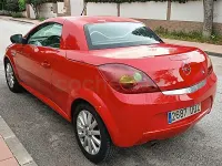 Usado Opel Tigra Enjoy 90 CV (66 kW) 2005 Rojo Descapotable