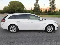 Usado Opel Insignia Selective 136 CV (100 kW) 2016 Blanco Familiar