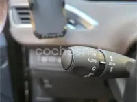 Usado Peugeot 2008 Allure 120 CV (88 kW) 2015 Marrón SUV