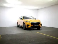Usado Ford Mustang Mach-E GT Extended Range 358 kW (487 CV) 2023 Naranja SUV