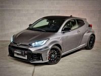 Usado Toyota Yaris 299 CV (219 kW) 2024 Gris Utilitario