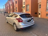 Usado Ford Focus Trend 95 CV (69 kW) 2014 Gris / plata Berlina