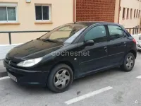 Usado Peugeot 206 70 CV (51 kW) 2003 Negro Berlina