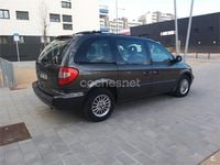Usado Chrysler Voyager 143 CV (105 kW) 2006 Gris / plata Monovolumen