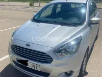 Usado Ford Ka Plus Ultimate 85 CV (62 kW) 2016 Gris / plata Utilitario