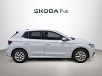 Usado Skoda Fabia Selection 95 CV (69 kW) 2025 Blanco Utilitario