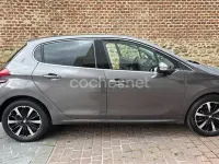 Occasion Peugeot 208 Signature Sky 110 ch (80 kW) 2018 Gris Citadine