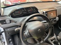 Usado Peugeot 208 Style 100 CV (73 kW) 2017 Blanco Utilitario