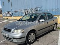 Usado Opel Astra Club 75 CV (55 kW) 2000 Gris / plata Berlina