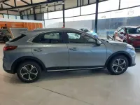 Usado Kia XCeed 141 CV (103 kW) 2024 Gris SUV