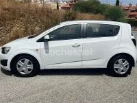 Usado Chevrolet Aveo LT 100 CV (73 kW) 2012 Blanco Berlina