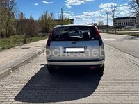 Usado Ford Focus Trend 109 CV (80 kW) 2005 Gris / plata Familiar