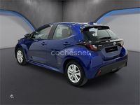 Usado Toyota Yaris Hybrid Active 116 CV (85 kW) 2022 Azul Berlina