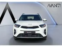 Usado Kia Stonic 84 CV (61 kW) 2023 Blanco SUV