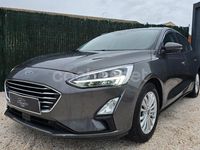 Usado Ford Focus Titanium 120 CV (88 kW) 2019 Gris / plata Berlina