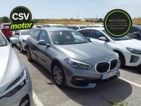 Usado BMW 118 140 CV (102 kW) 2023 Gris Utilitario