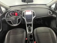 Usado Opel Astra Selective 140 CV (102 kW) 2015 Blanco Berlina