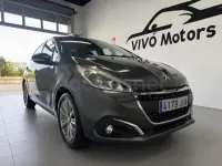 Usado Peugeot 208 Active 82 CV (60 kW) 2015 Beige Utilitario