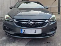 Usado Opel Astra Excellence 110 CV (80 kW) 2017 Gris / plata Berlina