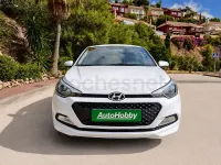 Usado Hyundai i20 84 CV (61 kW) 2016 Blanco Berlina