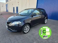 Usado Lancia Ypsilon 69 CV (50 kW) 2016 Azul Utilitario