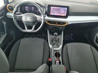 Usado Seat Arona Style 110 CV (80 kW) 2024 Gris plata SUV