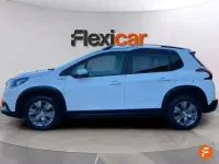 Usado Peugeot 2008 Allure 100 CV (73 kW) 2019 Blanco SUV