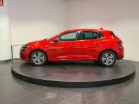 Usado Renault Megane E-Tech Zen 160 CV (117 kW) 2022 Rojo Berlina