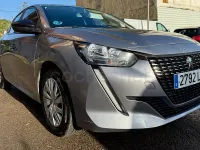Usado Peugeot 208 Allure 100 CV (73 kW) 2022 Gris / plata Utilitario