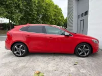 Usado Volvo V40 R-Design Kinetic 115 CV (84 kW) 2013 Rojo Utilitario