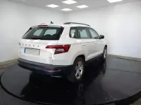 Usado Skoda Karoq Ambition 150 CV (110 kW) 2021 Blanco SUV