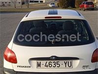Usado Peugeot 206 75 CV (55 kW) 2000 Blanco Berlina
