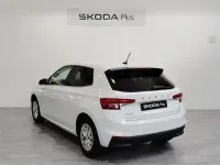 Usado Skoda Fabia Selection 95 CV (69 kW) 2024 Blanco Utilitario